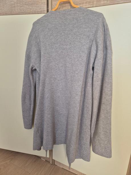 Kardigan, reserved,s