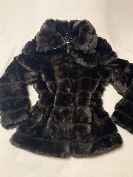 Tmavohnedá bundička z umelej kožušiny, l / m