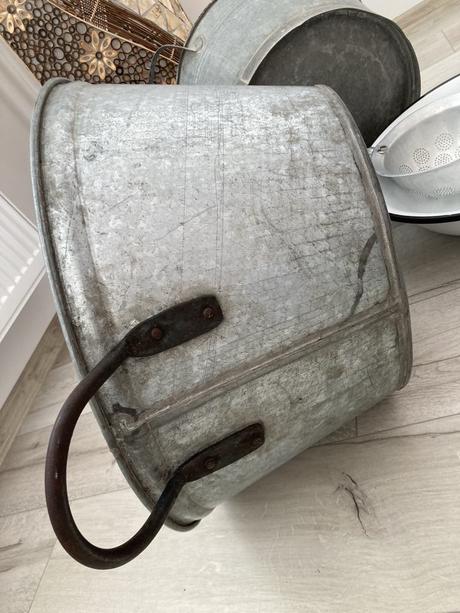 Váha na obilie, mliekarenská konva, vandle,,