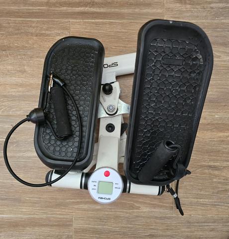 Spokey stepper s expandérmi, 