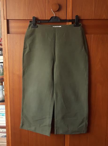 Dámske bavlnené trojštvrťové khaki nohavice, s