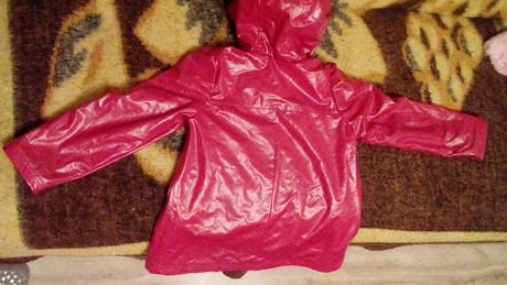 Nepremokavy kabat cervena ciapocka, 116