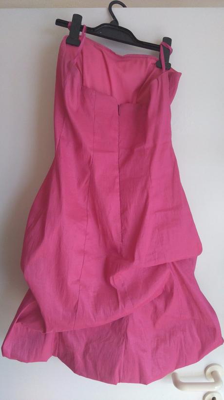 Spoločenské šaty vo výraznej cyklamenovej farbe, m