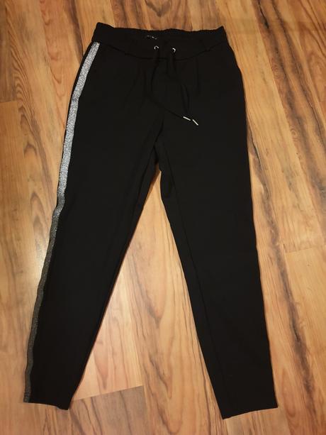 Nohavice s pudlom, amisu,m