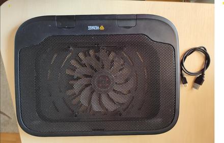 Polohovateľná chladiaca podložka yenkee pre nb, 