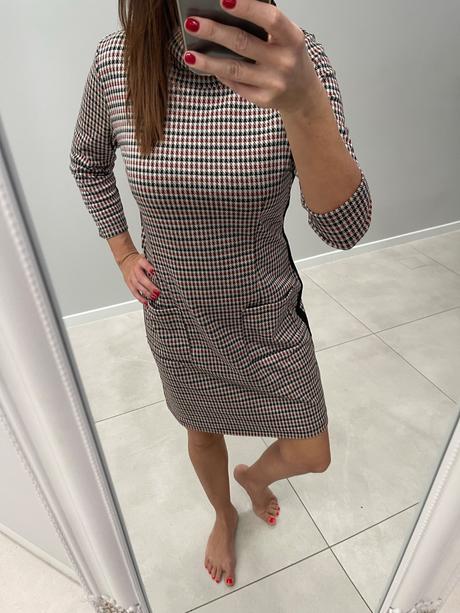 Karované šaty na zimu, s