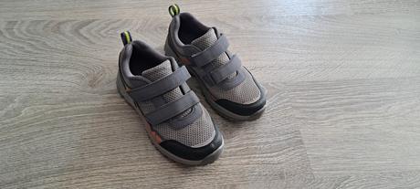 Tenisky turistické, 34