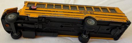 Siku starší model školského autobusu,