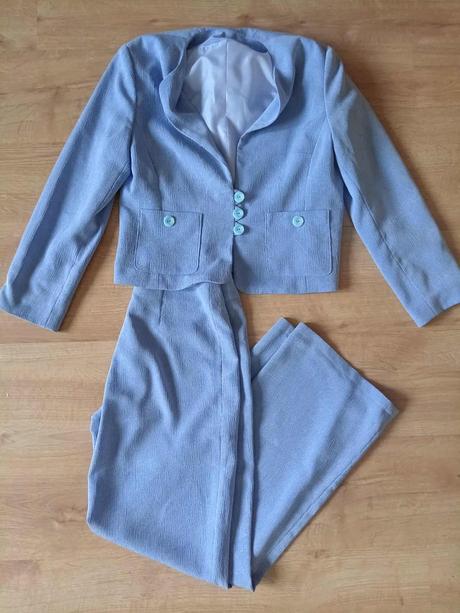 Dámsky nohavicový kostým, m