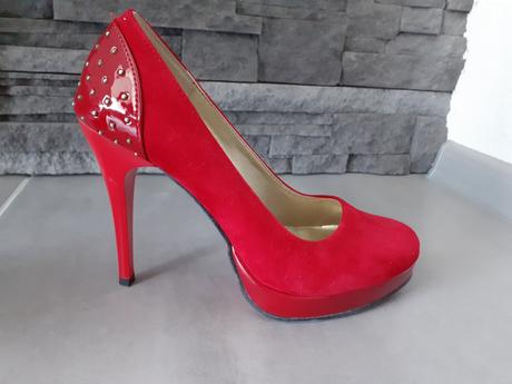 Červené lodičky, 37