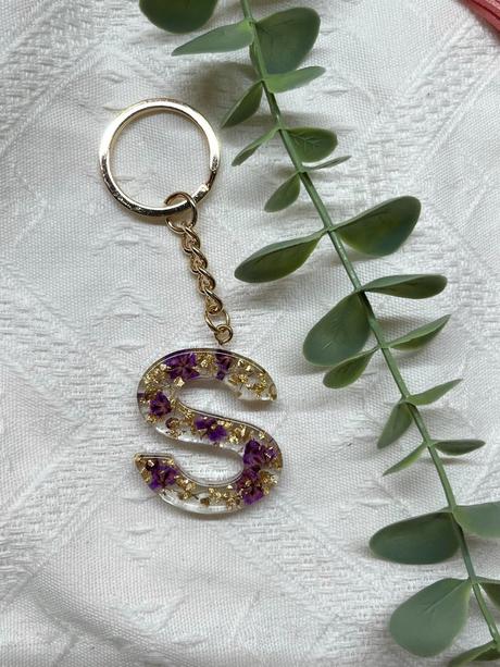 Ručne vyrobené živicové kľúčenky, 