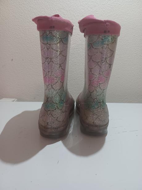 Dievčenské gumáky, 29