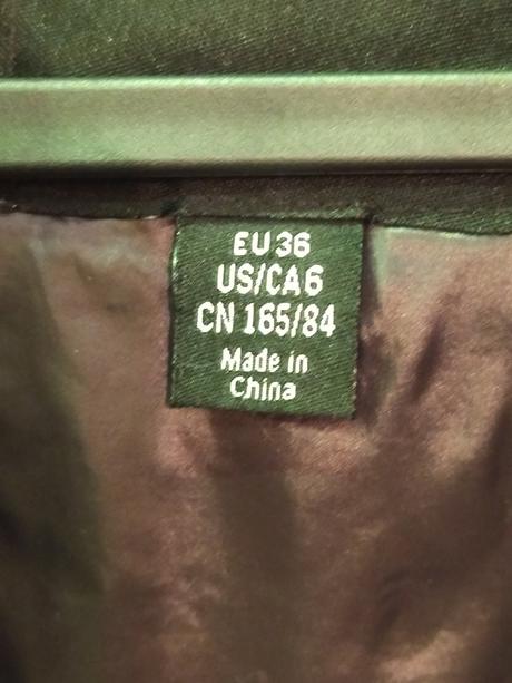 Vetrovka, new yorker,36