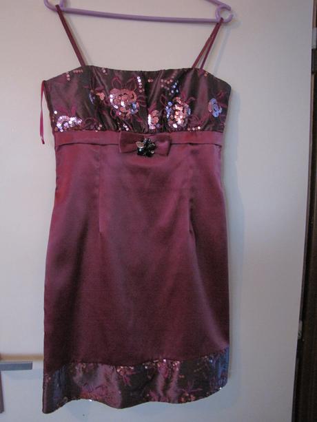 Fialove satenove saty, 40