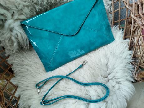 Lakovaná listová kabelka, 