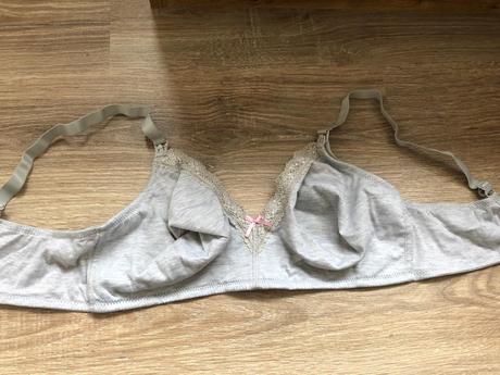 Podprsenka na kojenie 38dd, 85,d