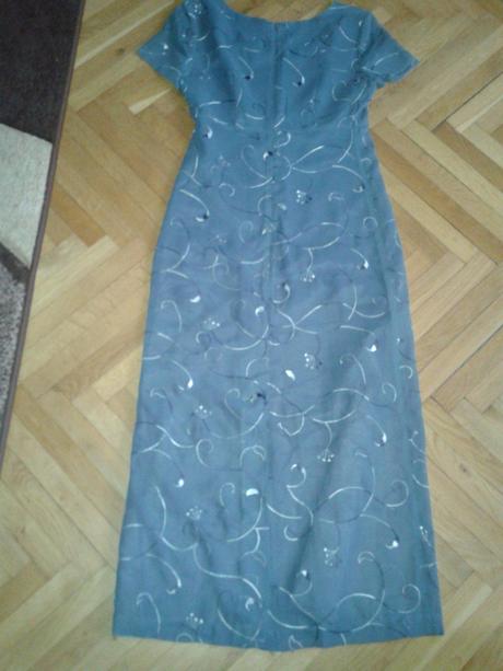 Púzdrove slávnostne šaty, 36