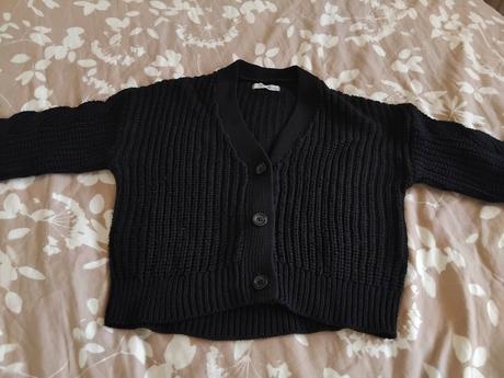 Čierny svetrík 140, reserved,140