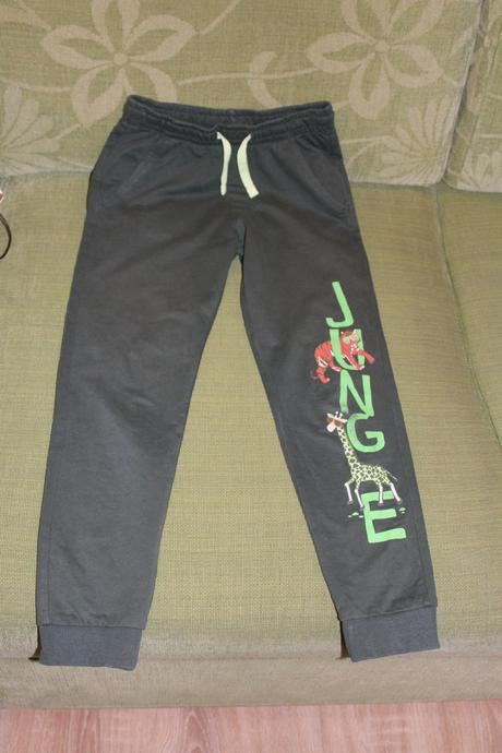 Tepláky jungle, 128