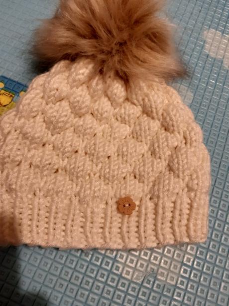 Čiapka a nákrčník, 98