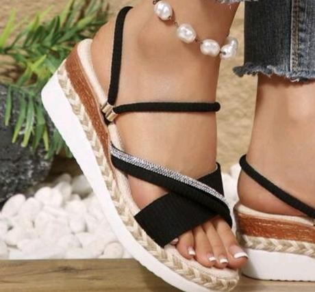 Shein - sandále a šľapky v jednom, 38
