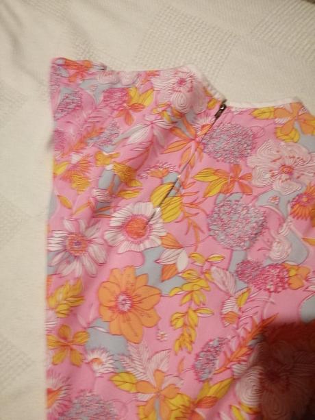 Letne saty mnohofarebne., 134