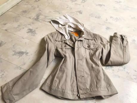 Bunda s kapucňou, 134