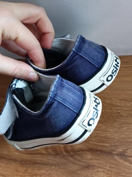 Tenisky, 25