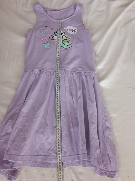 Šaty s jednorožcom, 146