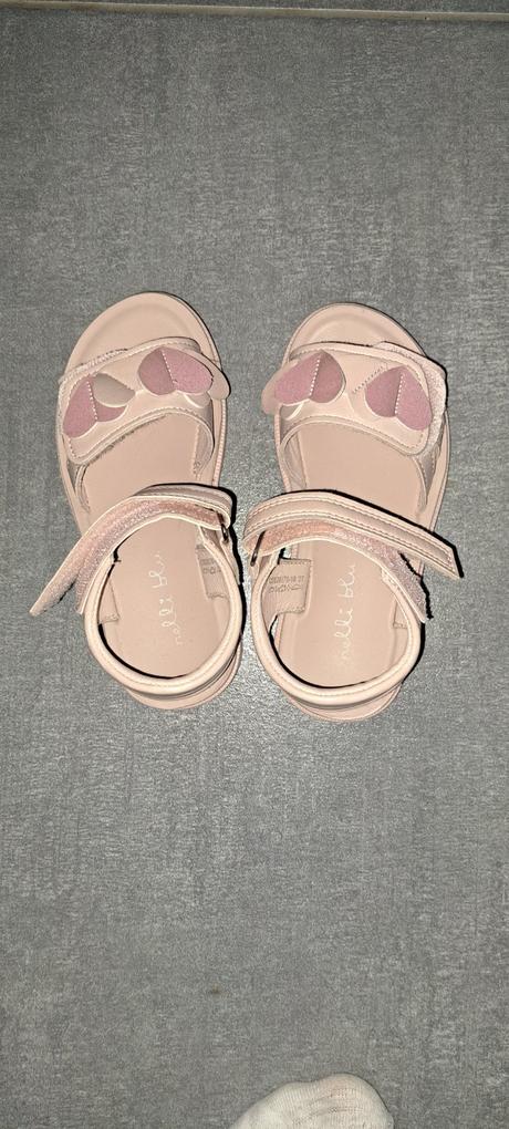Sandal, cupcake,27