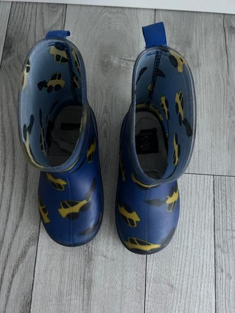 Gumáky 22/23, sinsay,23