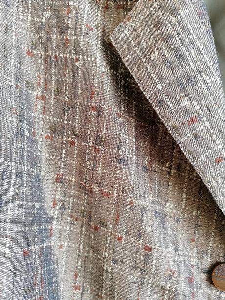 Nadrozmerný  slávnostný kabát, 62