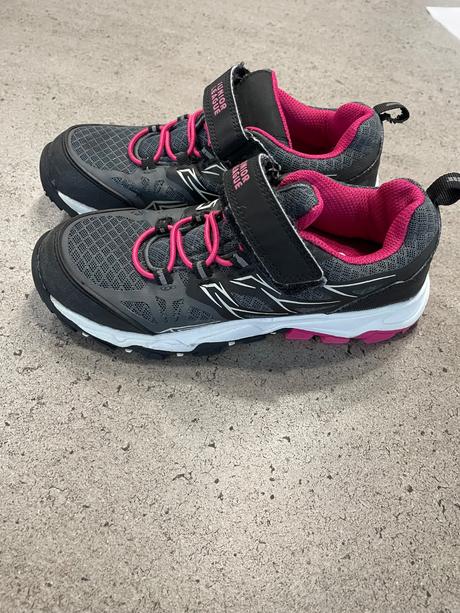 Turistická obuv, 32