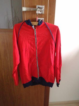 Darujem k nákupu mikinu na zips, l