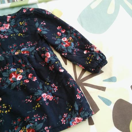 Hrubé kvetované šaty, 110