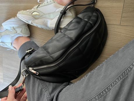 Kabelka reserved, reserved