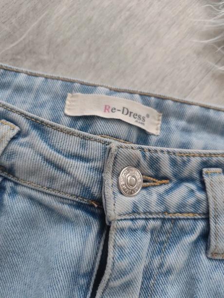 Dámske roztrhané rifle, 34