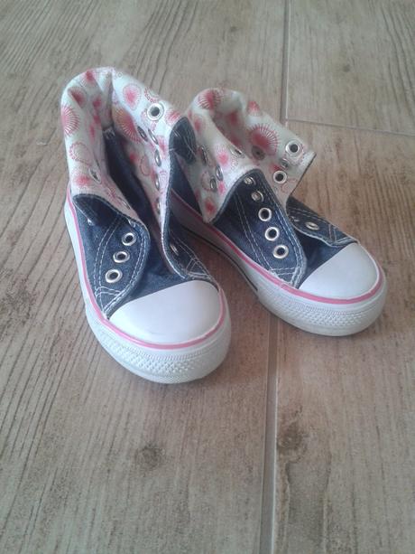 Dievčenské tramky, 22