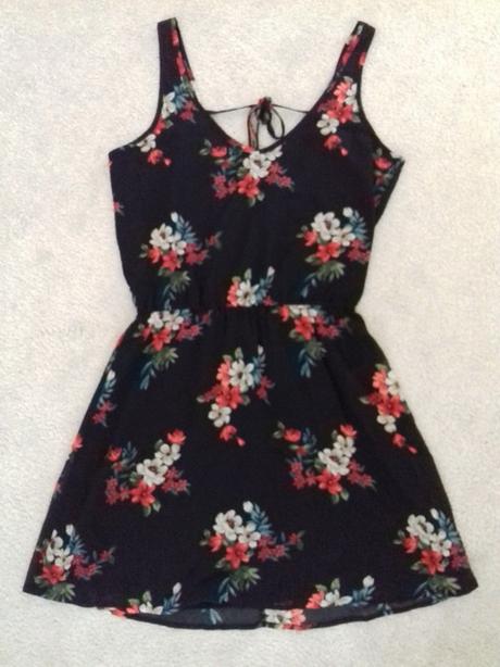 Letne saty hollister, s