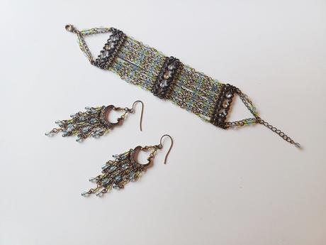 Sada náramok a náušnice,