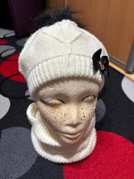 Set podšitá baretka a nákrčník, ajs,152