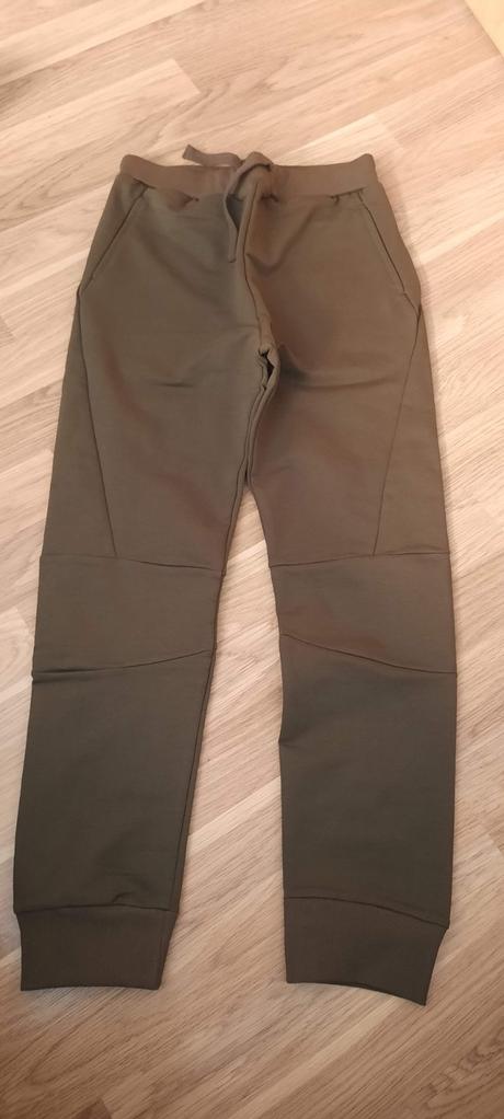 Teplaky c.152/2ks, gate,152