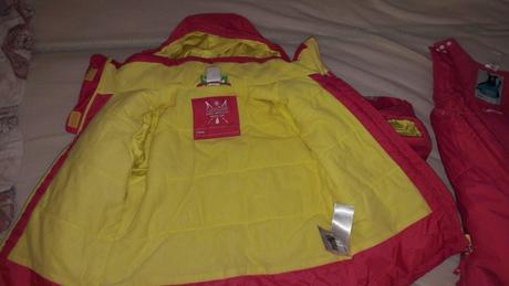 Raz oblecena bunda, wedze,104