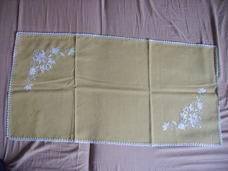 Vyšívané obrusy okrové s krémovým 2 ks, 