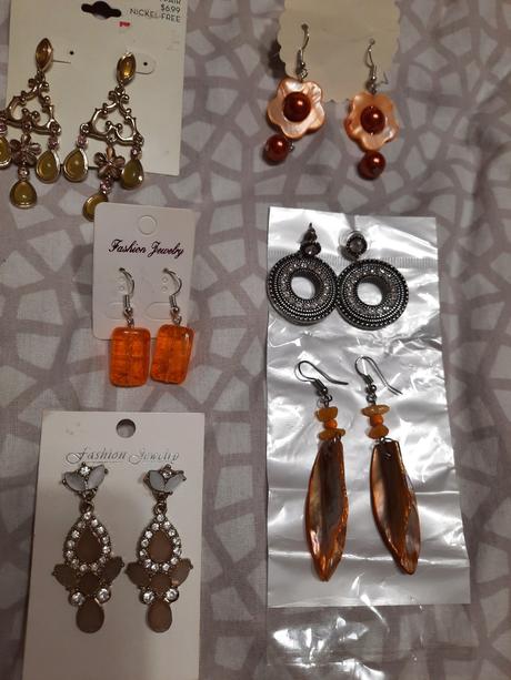 Rozne druhy náušníc,