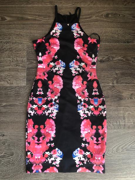 Guess krásne šaty s, guess,s