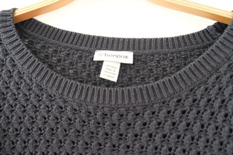 Tmavomodrý pulover, 40