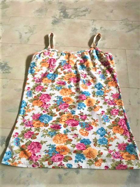 Kvetované tielko, m