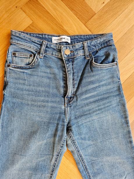 Rifle s vysokym pasom do zvonu, pull&bear,36