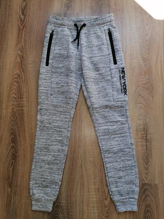 Tepláky 146/152, 152